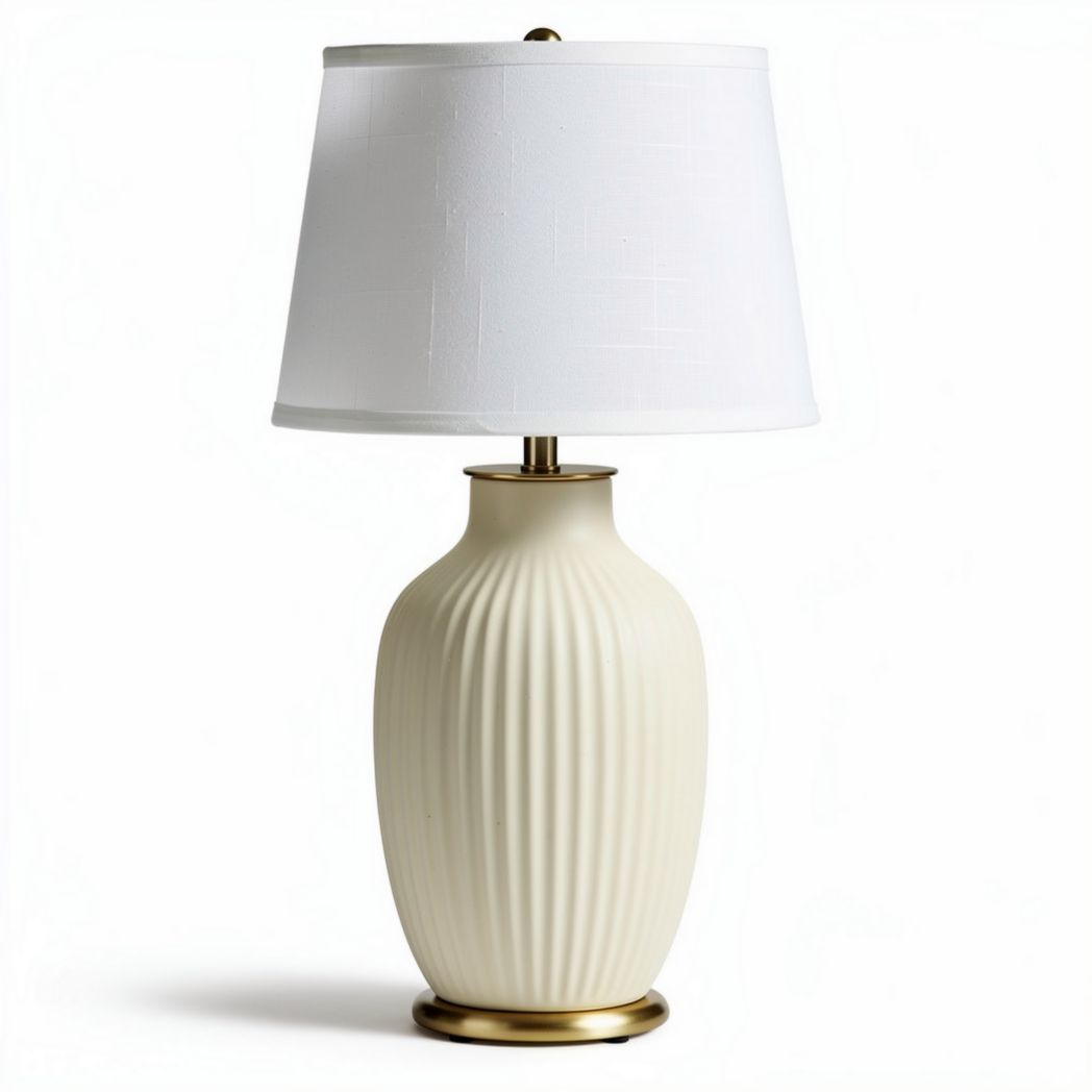 Tafellamp van keramiek met witte lampenkap en gouden basis 20 x 20 x 40cm
